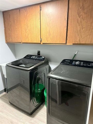 32602 Barclay Square, Warren, MI 48093