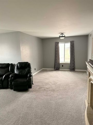 32602 Barclay Square, Warren, MI 48093