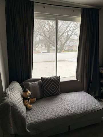 32602 Barclay Square, Warren, MI 48093