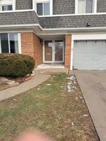32602 Barclay Square, Warren, MI 48093