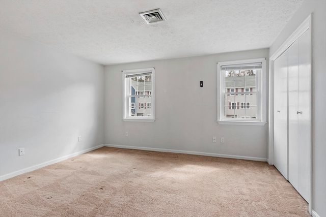 48 Fox Meadow Rd F, Leominster, MA 01453