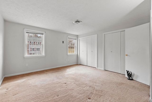 48 Fox Meadow Rd F, Leominster, MA 01453