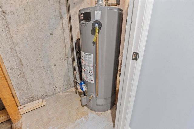 48 Fox Meadow Rd F, Leominster, MA 01453