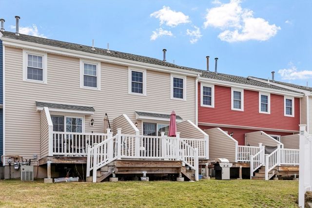 48 Fox Meadow Rd F, Leominster, MA 01453