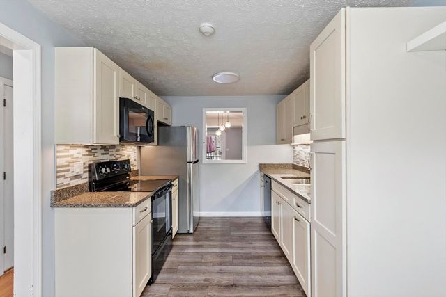 48 Fox Meadow Rd F, Leominster, MA 01453