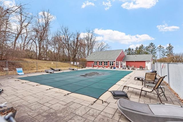 48 Fox Meadow Rd F, Leominster, MA 01453