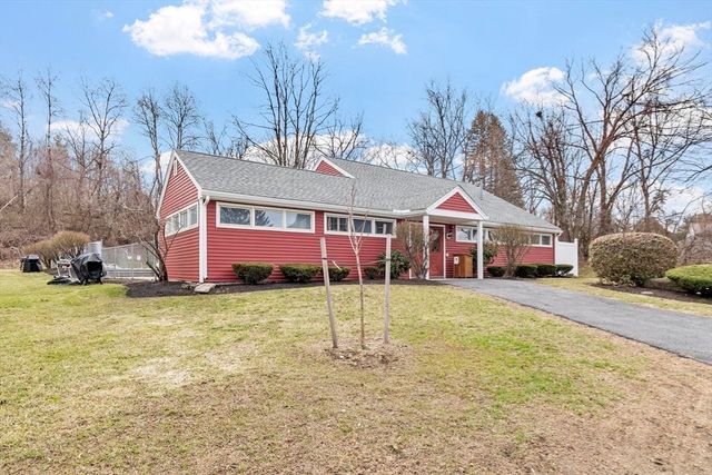 48 Fox Meadow Rd F, Leominster, MA 01453