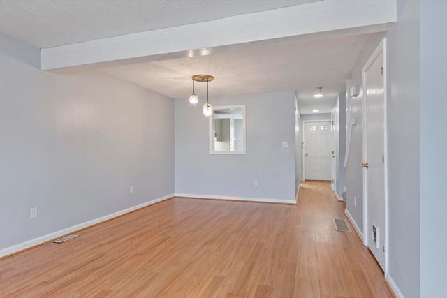 48 Fox Meadow Rd F, Leominster, MA 01453