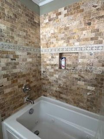 58 S KENTUCKY AVENUE, Umatilla, FL 32784