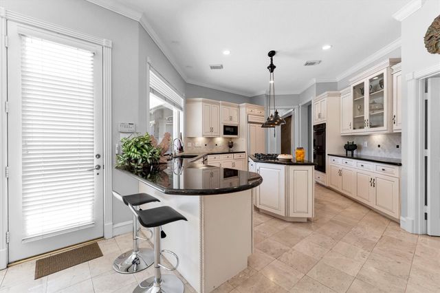 40 Broad Cove Drive, Montgomery, TX 77356