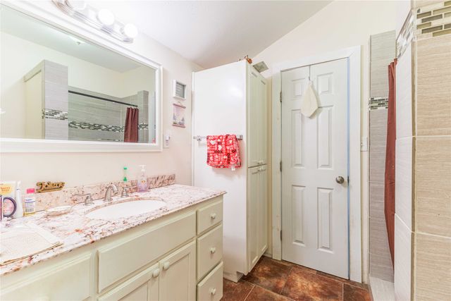 510 E Frederick Street, Riesel, TX 76682
