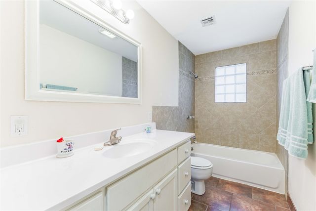 510 E Frederick Street, Riesel, TX 76682