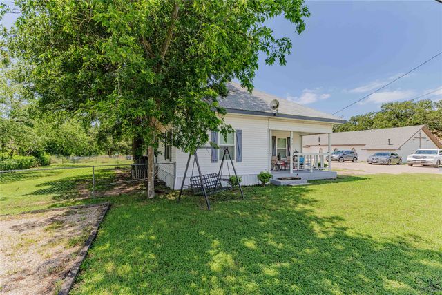 510 E Frederick Street, Riesel, TX 76682