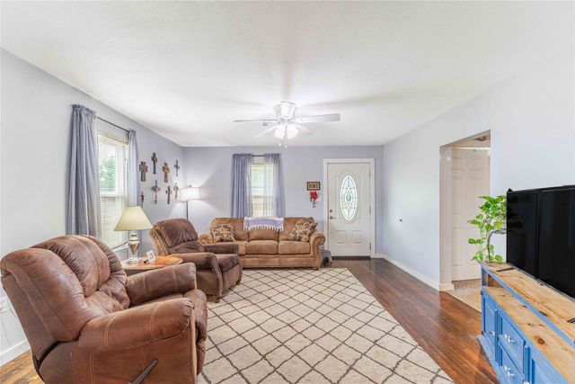 510 E Frederick Street, Riesel, TX 76682