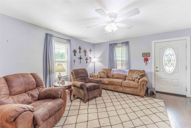510 E Frederick Street, Riesel, TX 76682
