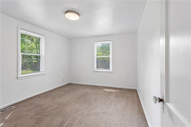 5930 Andrew PL, Newport News, VA 23605