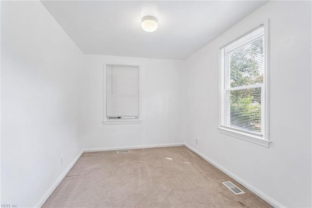5930 Andrew PL, Newport News, VA 23605