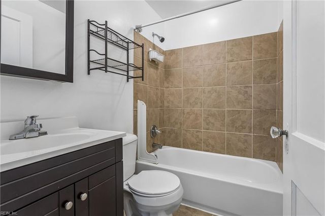 5930 Andrew PL, Newport News, VA 23605