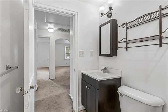 5930 Andrew PL, Newport News, VA 23605