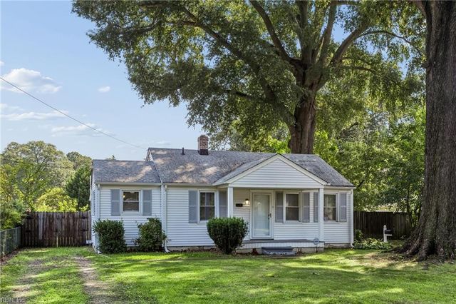 5930 Andrew PL, Newport News, VA 23605
