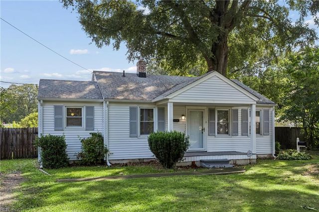 5930 Andrew PL, Newport News, VA 23605