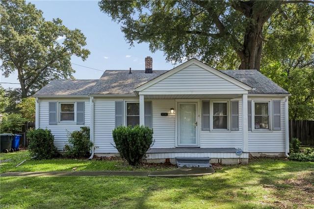 5930 Andrew PL, Newport News, VA 23605