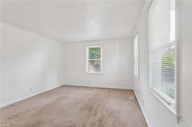 5930 Andrew PL, Newport News, VA 23605