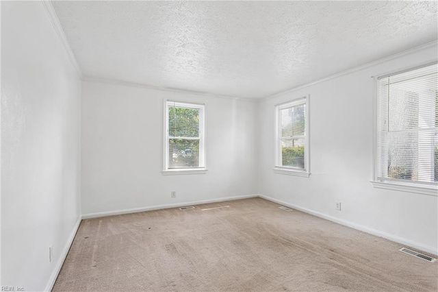 5930 Andrew PL, Newport News, VA 23605