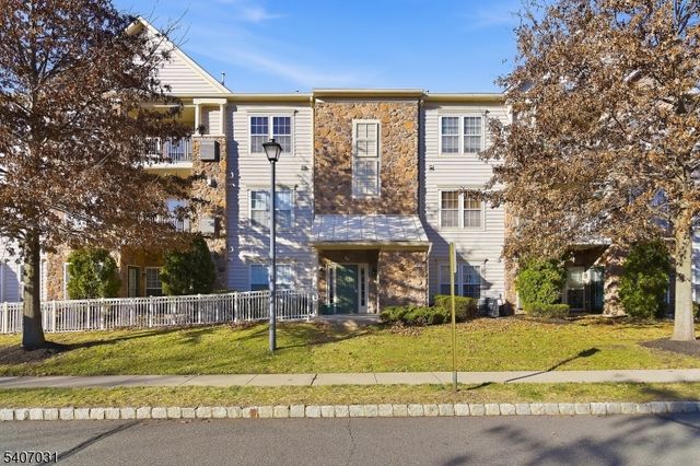 2 Steele Pl E, Hillsborough Twp., NJ 08844