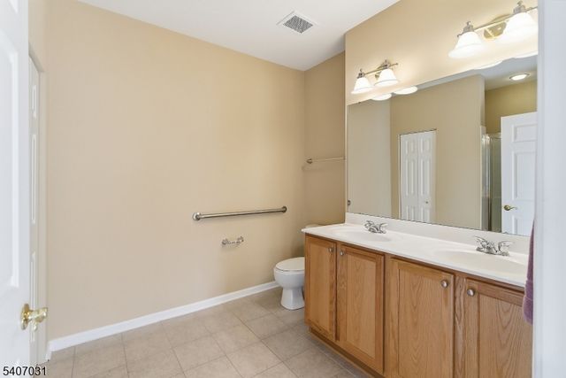 2 Steele Pl E, Hillsborough Twp., NJ 08844