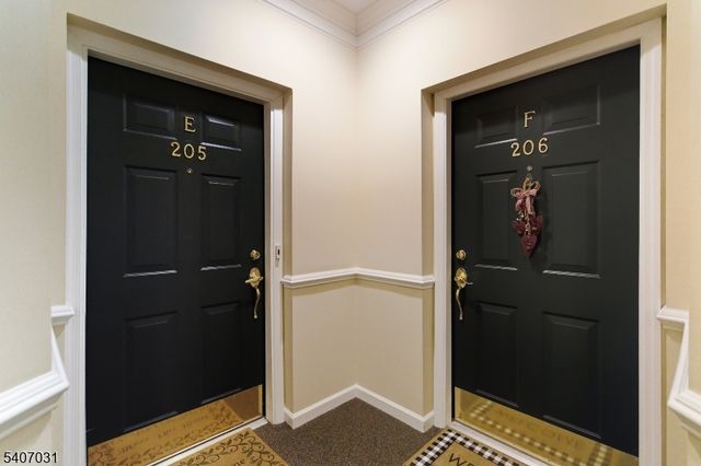 2 Steele Pl E, Hillsborough Twp., NJ 08844