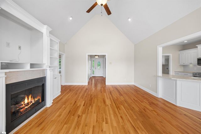 1017 Corie Crest Drive, Boiling Springs, SC 29316