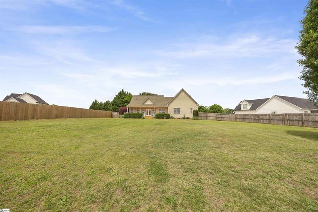 1017 Corie Crest Drive, Boiling Springs, SC 29316