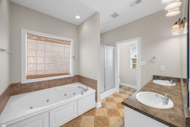 1017 Corie Crest Drive, Boiling Springs, SC 29316