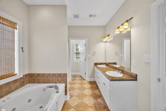 1017 Corie Crest Drive, Boiling Springs, SC 29316