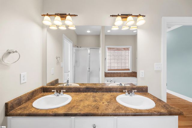 1017 Corie Crest Drive, Boiling Springs, SC 29316