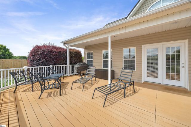 1017 Corie Crest Drive, Boiling Springs, SC 29316