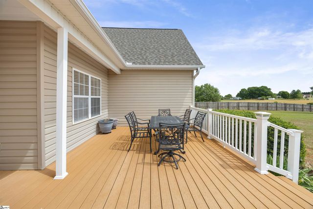 1017 Corie Crest Drive, Boiling Springs, SC 29316