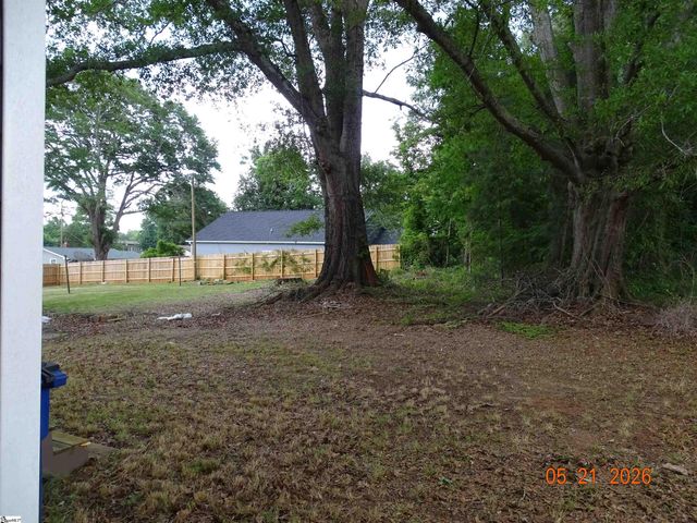 160 Dunbar Street, Wellford, SC 29385