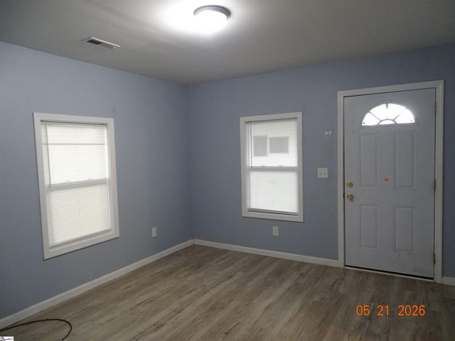 160 Dunbar Street, Wellford, SC 29385