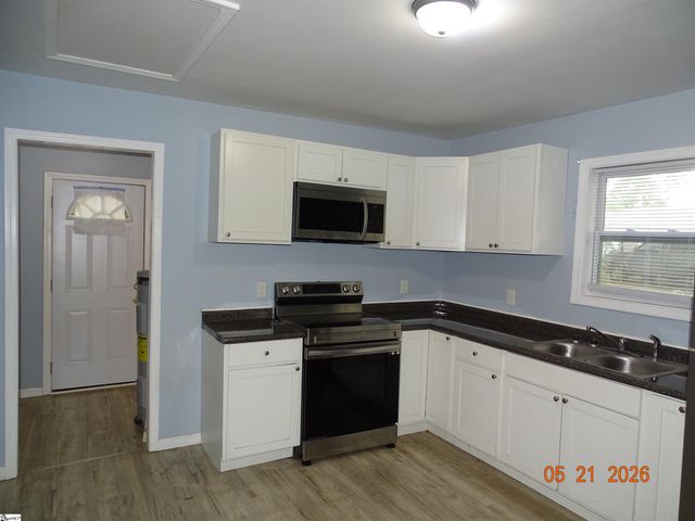 160 Dunbar Street, Wellford, SC 29385
