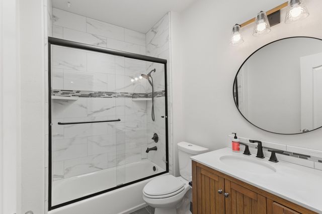 2034 NW Sarum Circle, Grants Pass, OR 97526