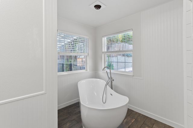 2034 NW Sarum Circle, Grants Pass, OR 97526