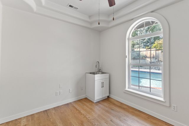 2034 NW Sarum Circle, Grants Pass, OR 97526