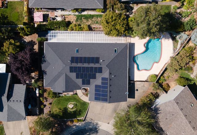 2034 NW Sarum Circle, Grants Pass, OR 97526