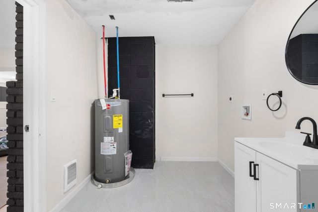 93 North Prospect St Extension, Ansonia, CT 06401