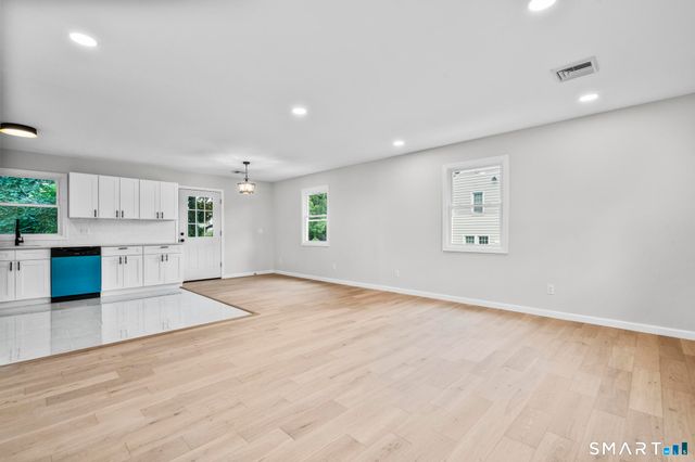 93 North Prospect St Extension, Ansonia, CT 06401