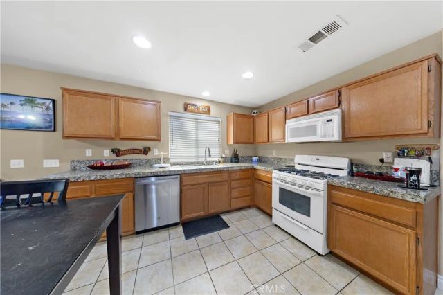 27864 Maywood Bend, Menifee, CA 92585