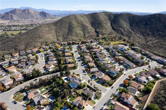 27864 Maywood Bend, Menifee, CA 92585
