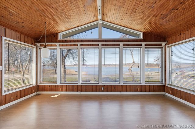 32262 E 720 Road, Wagoner, OK 74467